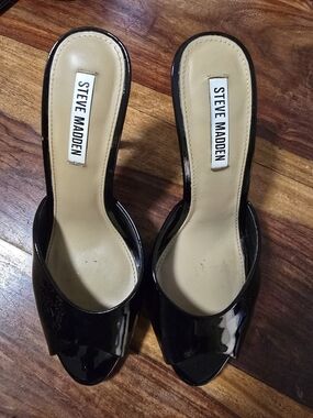 Steve Madden Black Patent Open-Toe Mules